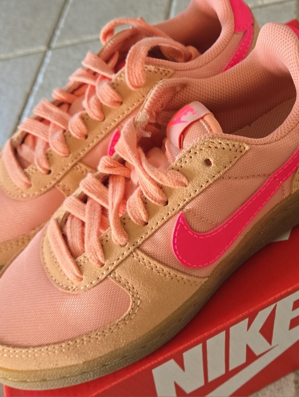 Nike Kids Peach and Hot Pink Field General Low-Top Sneakers